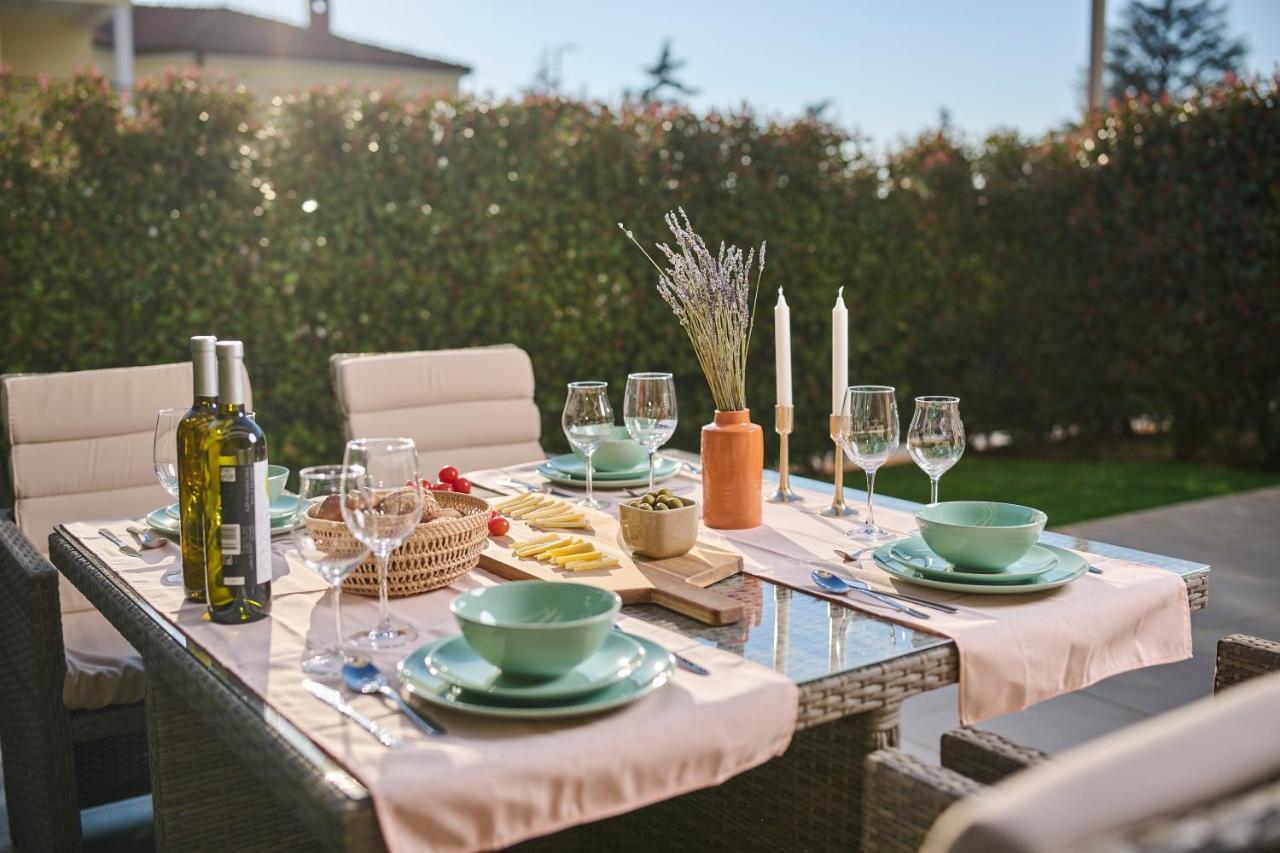 Spada Brand New Apartment With Garden 3 Min From Beach! Poreč Dış mekan fotoğraf